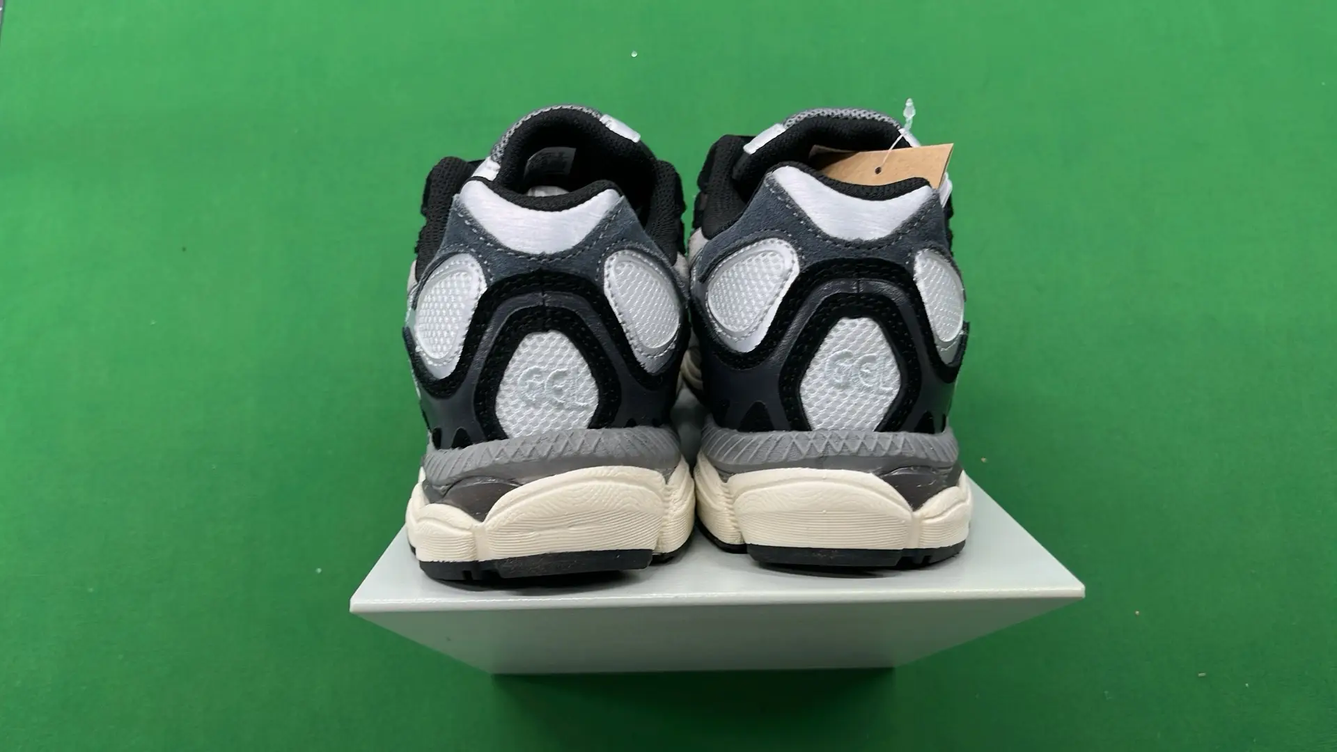 1:1 Batch Asics GEL-NYCshoes  in the Best OopBuy Spreadsheet QC photos