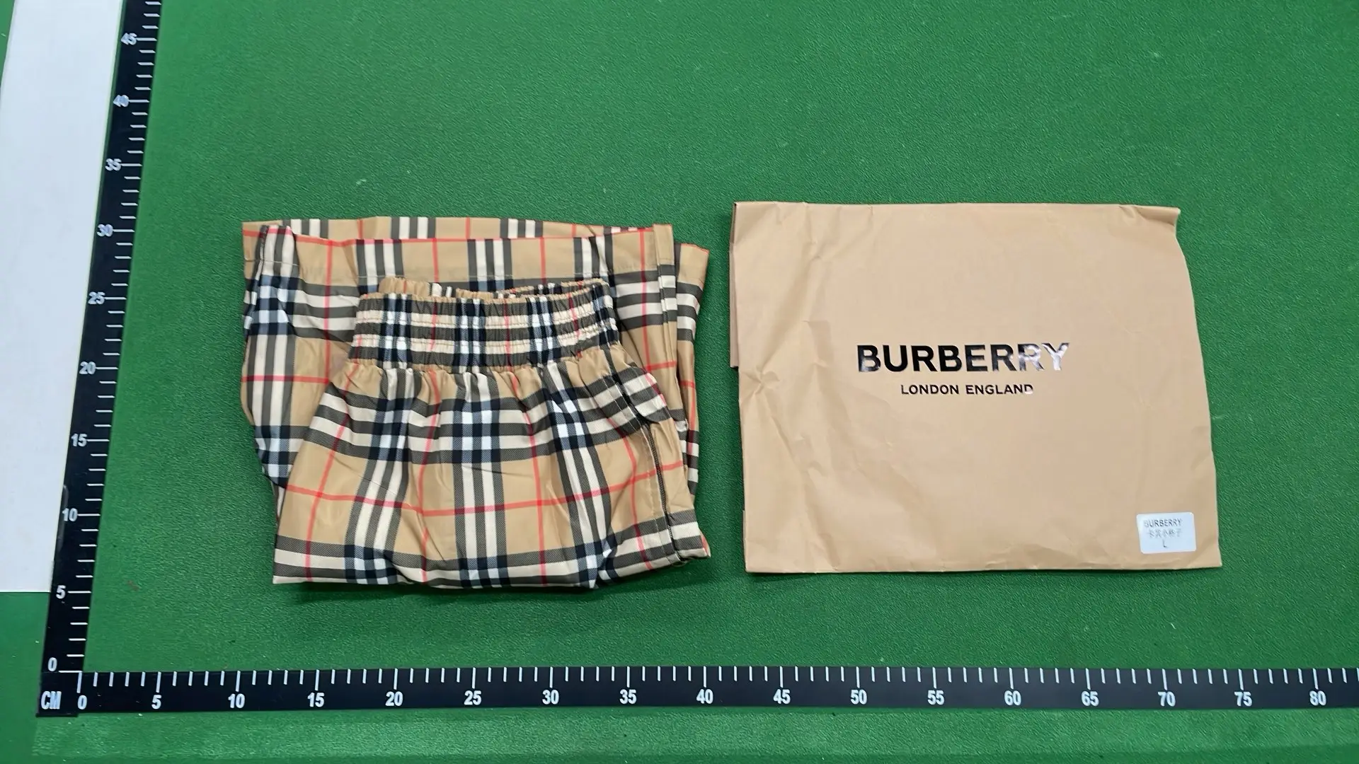 1:1 Batch Burberry shorts  in the Best OopBuy Spreadsheet QC photos