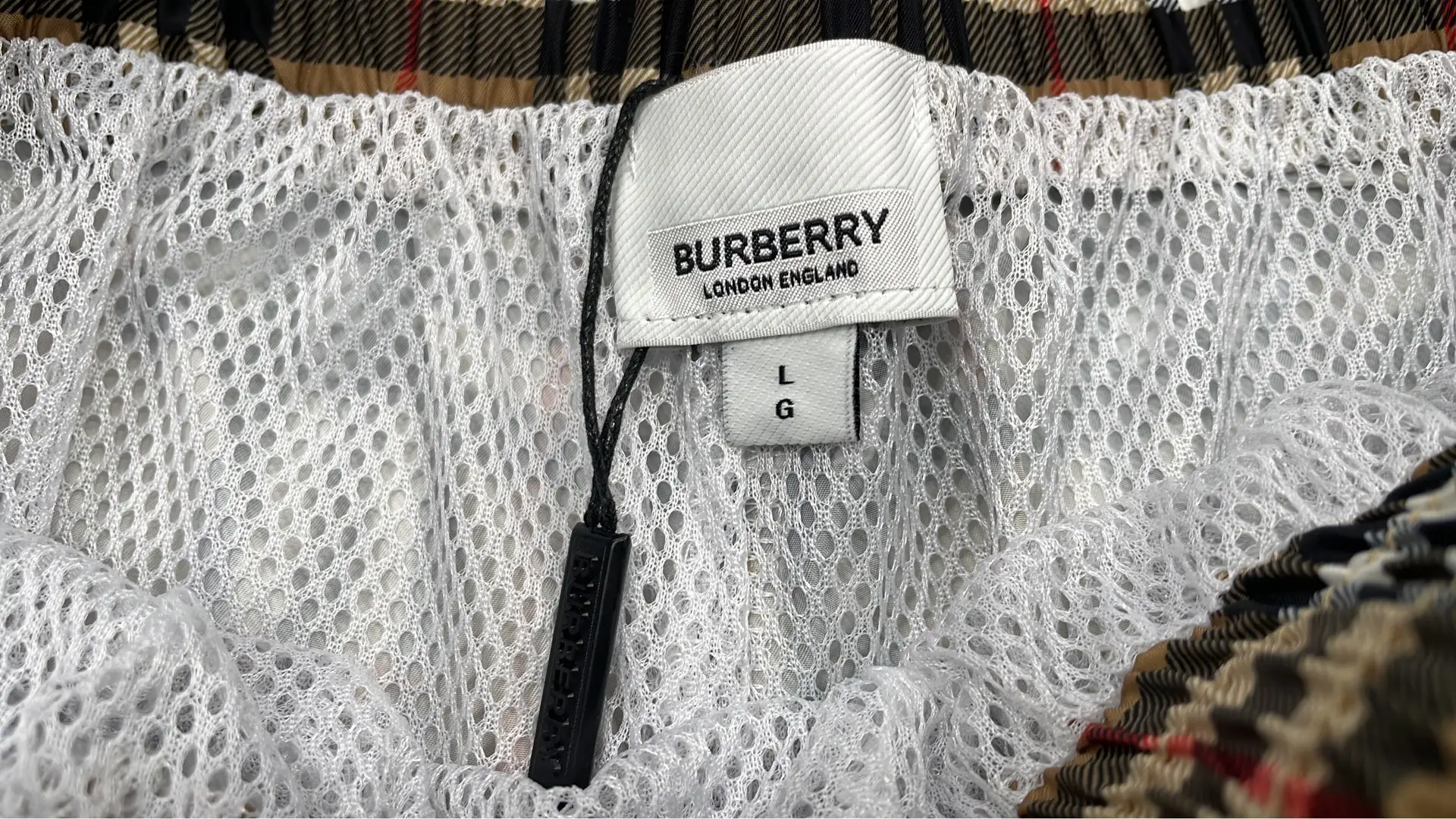 1:1 Batch Burberry shorts  in the Best OopBuy Spreadsheet QC photos