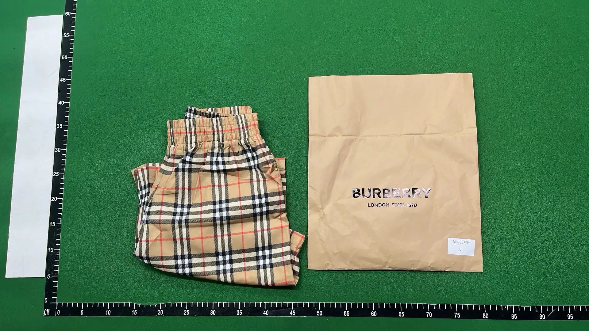 1:1 Batch Burberry shorts  in the Best OopBuy Spreadsheet QC photos