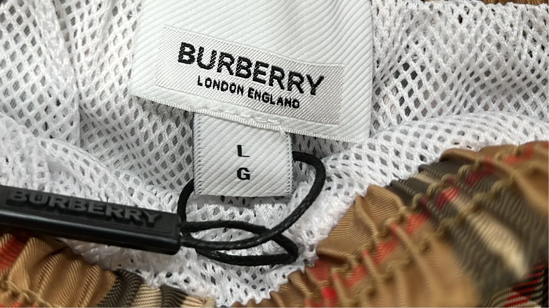 1:1 Batch Burberry shorts  in the Best OopBuy Spreadsheet QC photos