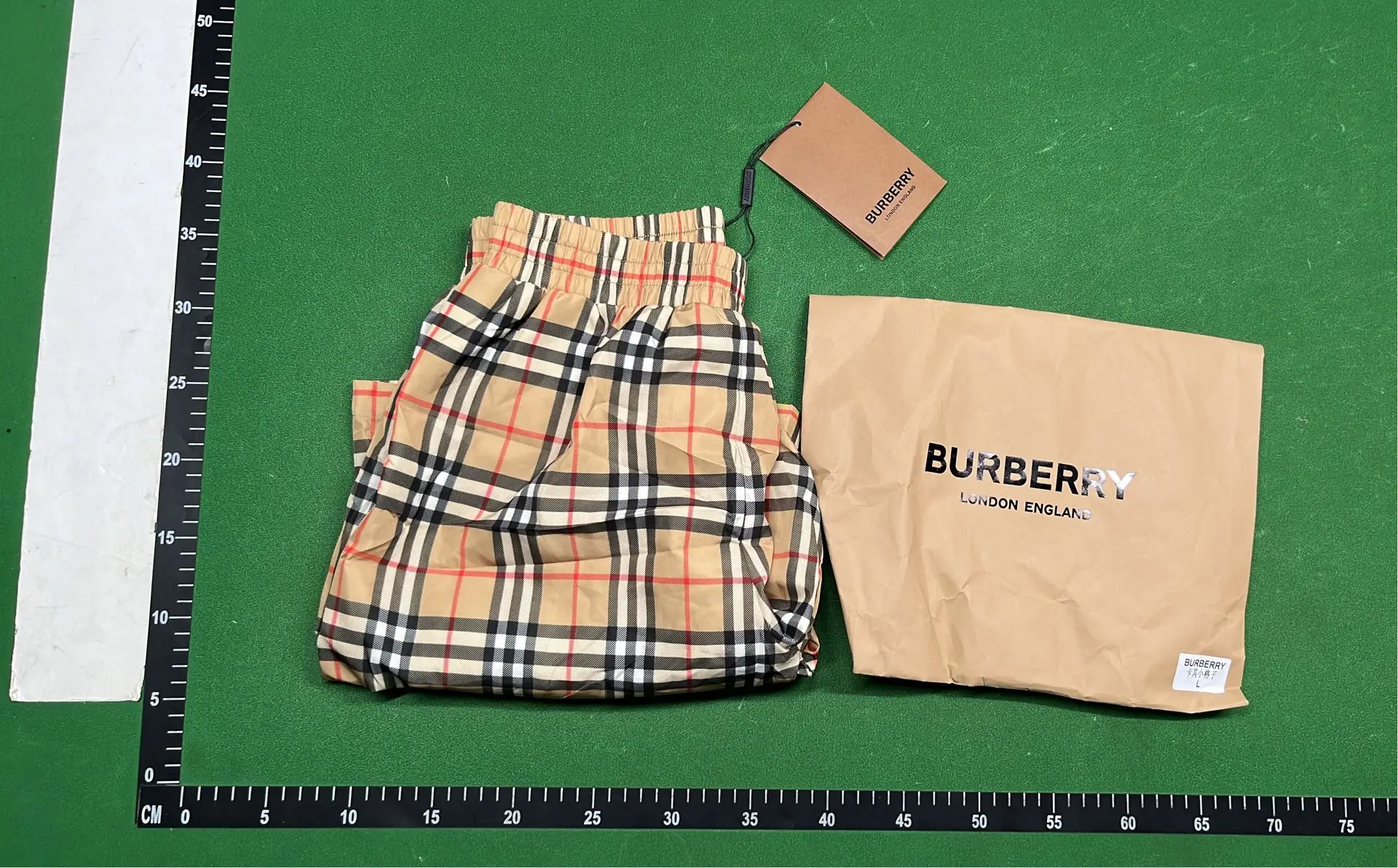 1:1 Batch Burberry shorts  in the Best OopBuy Spreadsheet QC photos