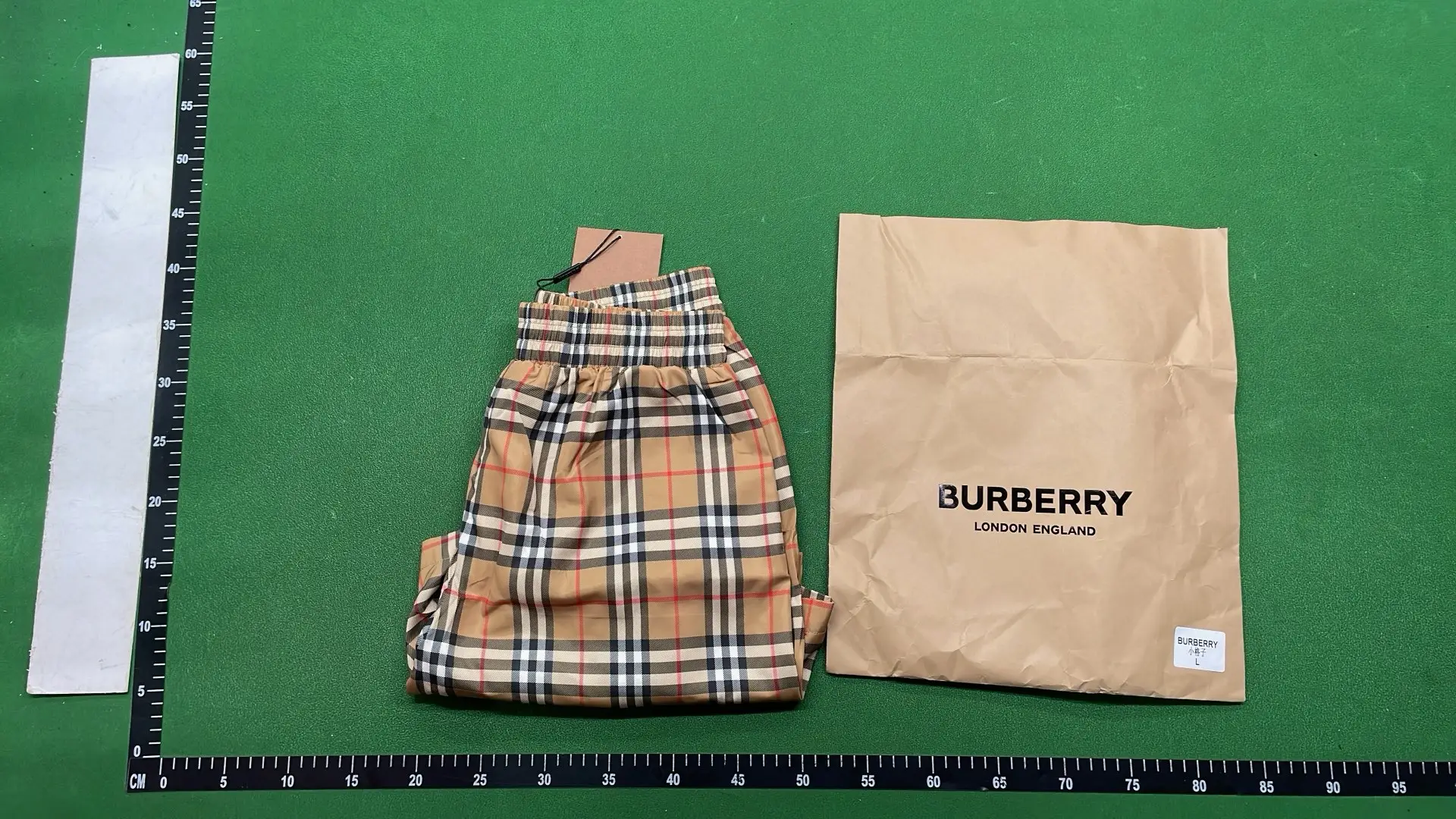 1:1 Batch Burberry shorts  in the Best OopBuy Spreadsheet QC photos