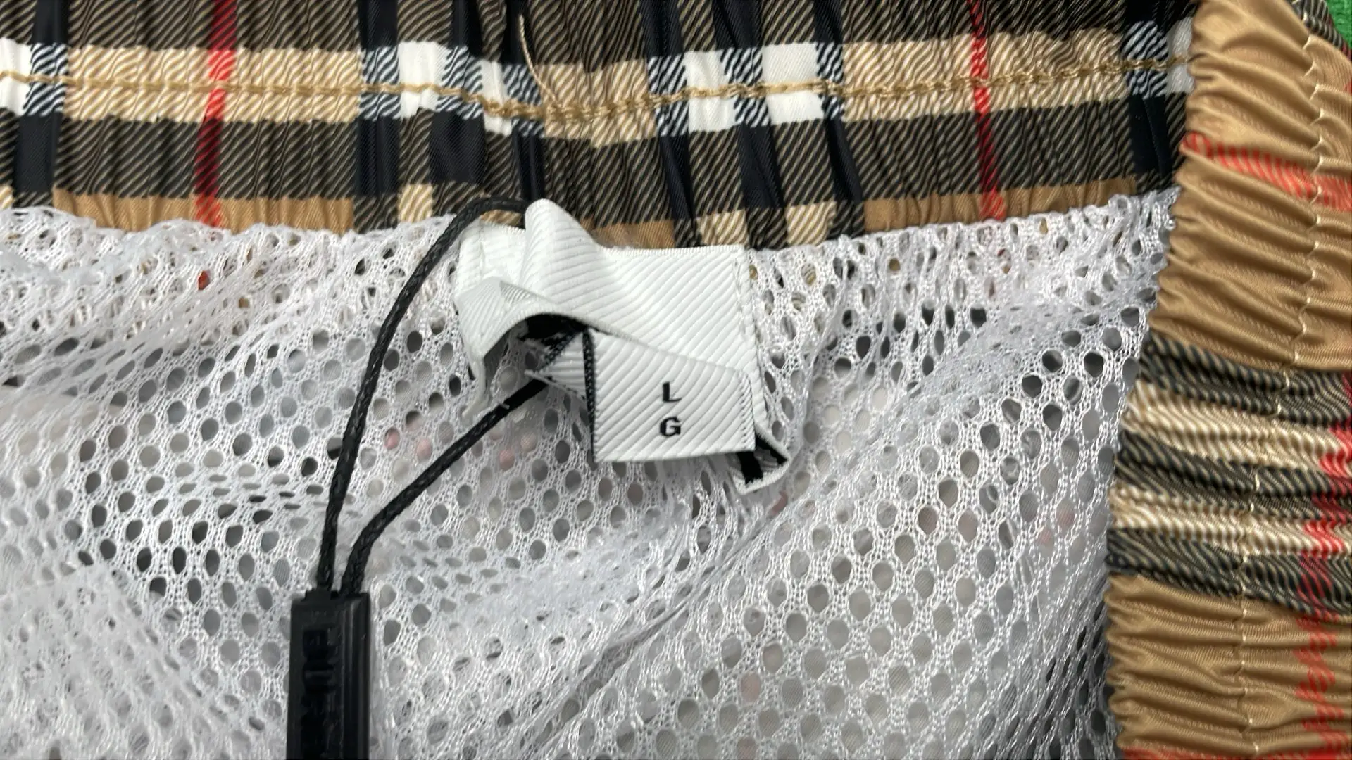 1:1 Batch Burberry shorts  in the Best OopBuy Spreadsheet QC photos