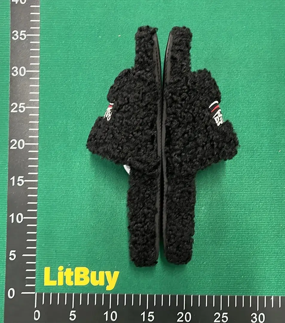 Balenciaga Furry (5+)  in the Best OopBuy Spreadsheet QC photos