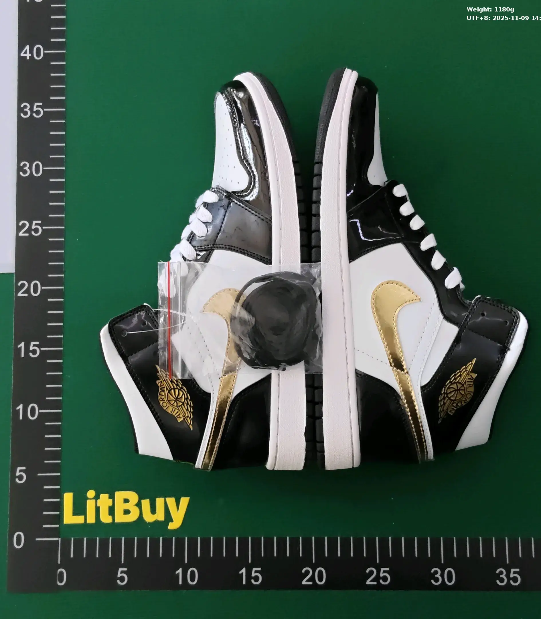 B0D 1.0中帮复古篮球鞋-L  in the Best OopBuy Spreadsheet QC photos