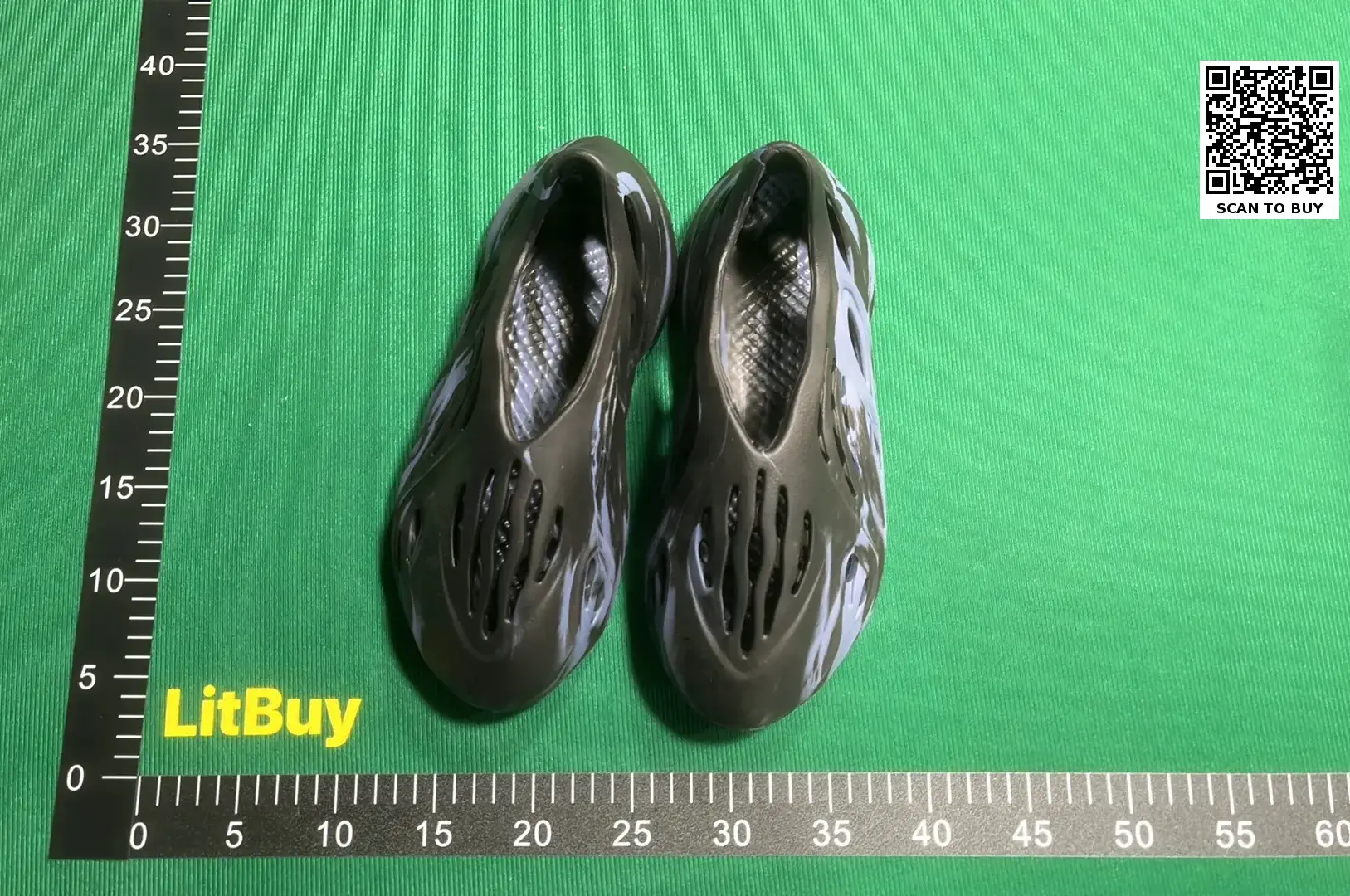 Adidas Originals Yeezy Foam Runner（10+）  in the Best OopBuy Spreadsheet QC photos