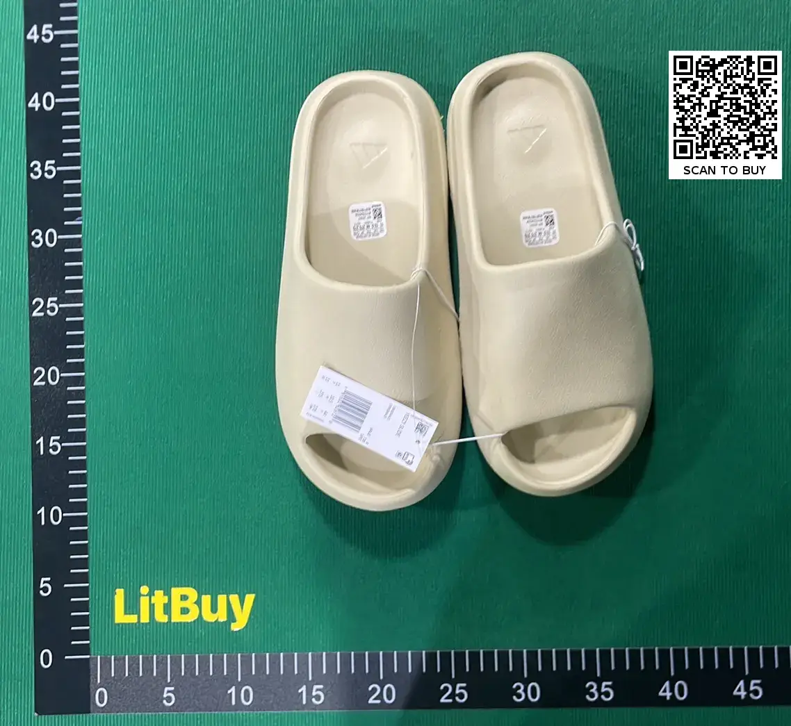 Adidas Originals Yeezy Slide (10+)  in the Best OopBuy Spreadsheet QC photos