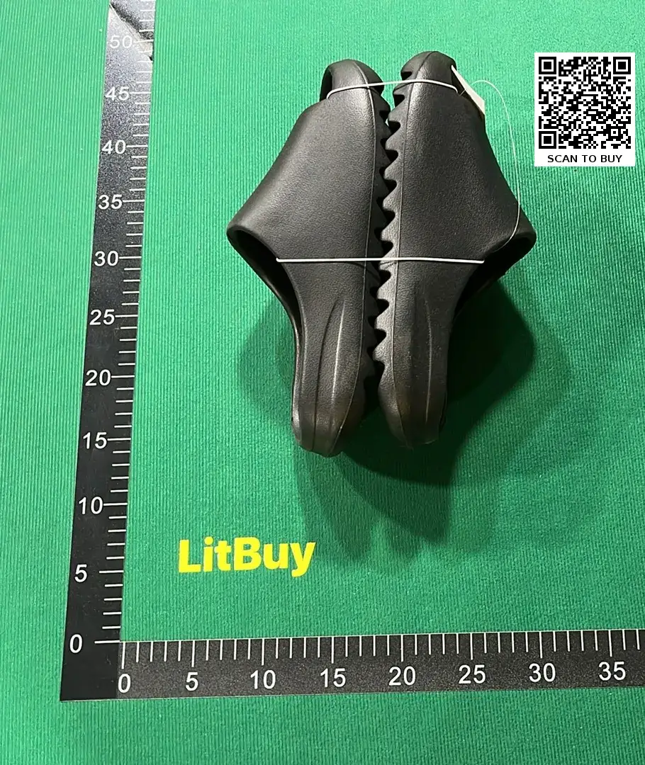 Adidas Originals Yeezy Slide (10+)  in the Best OopBuy Spreadsheet QC photos