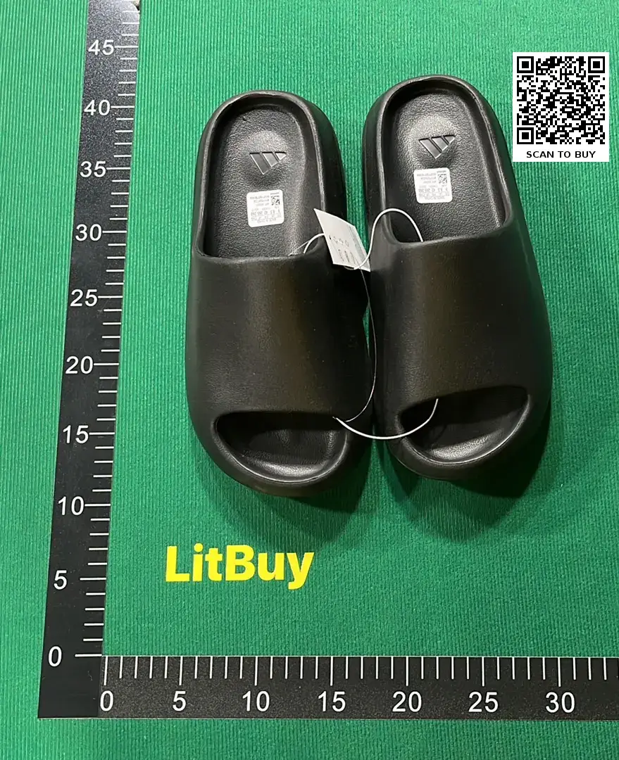 Adidas Originals Yeezy Slide (10+)  in the Best OopBuy Spreadsheet QC photos