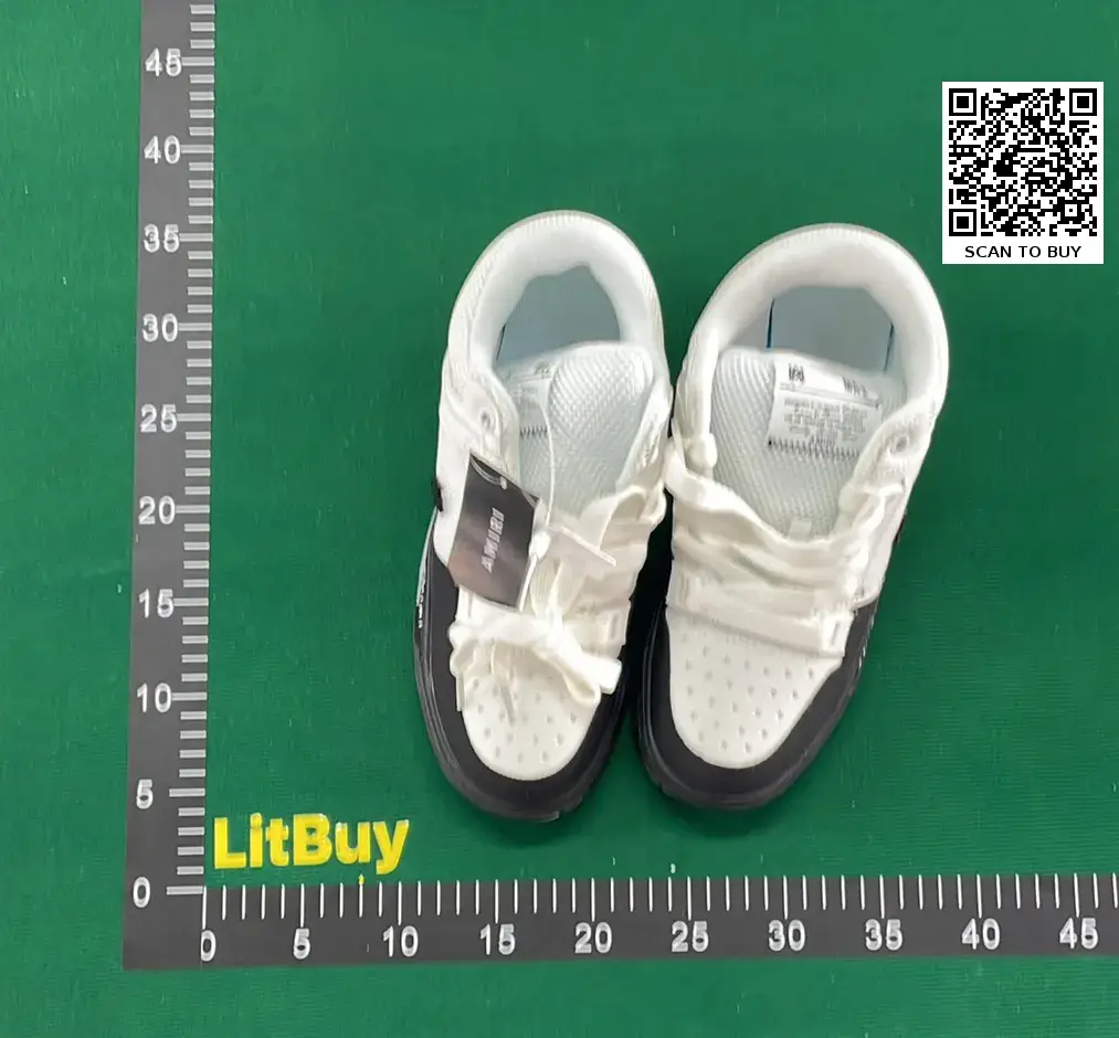 A casual shoes  in the Best OopBuy Spreadsheet QC photos