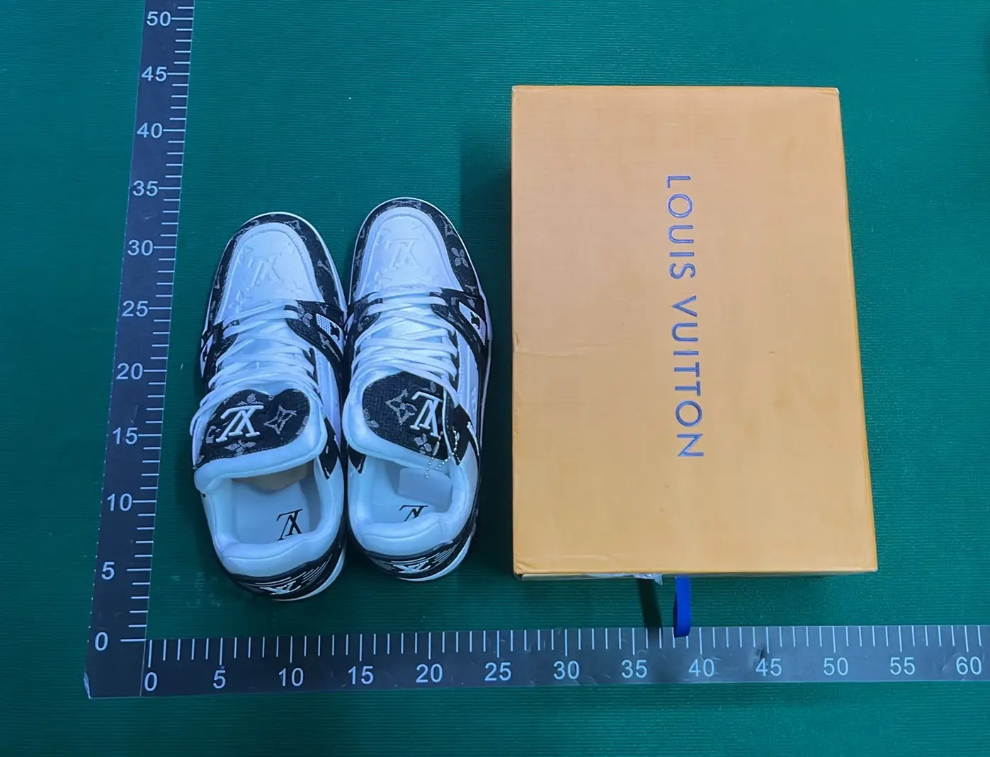 Louis Vuitton Trainer （25+）  in the Best OopBuy Spreadsheet QC photos