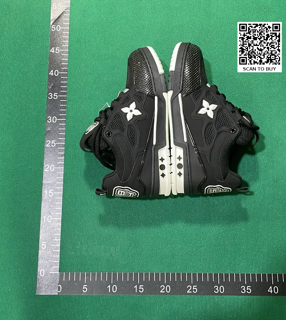 Shoes of L'SS LV LOUIS VUITTON  in the Best OopBuy Spreadsheet QC photos