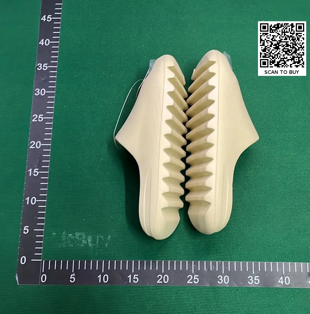 Adidas Originals Yeezy Slide (10+)  in the Best OopBuy Spreadsheet QC photos