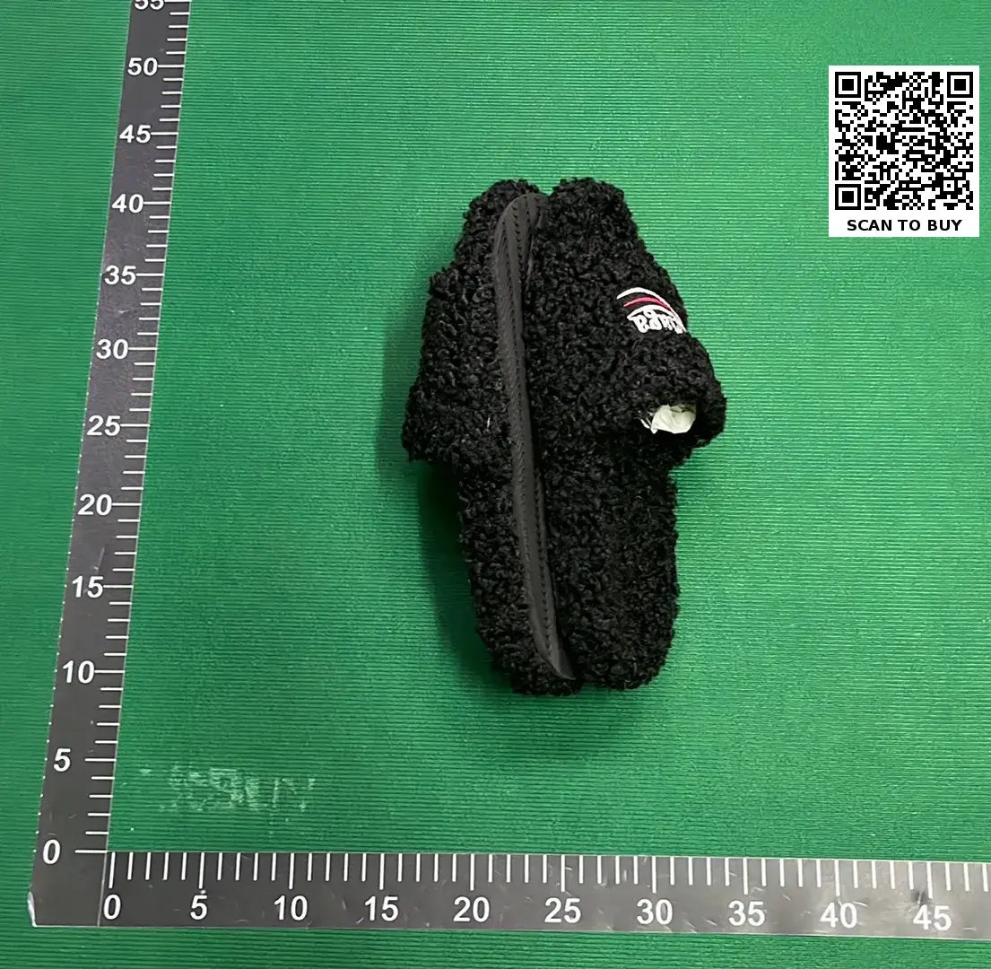 Balenciaga Furry (5+)  in the Best OopBuy Spreadsheet QC photos
