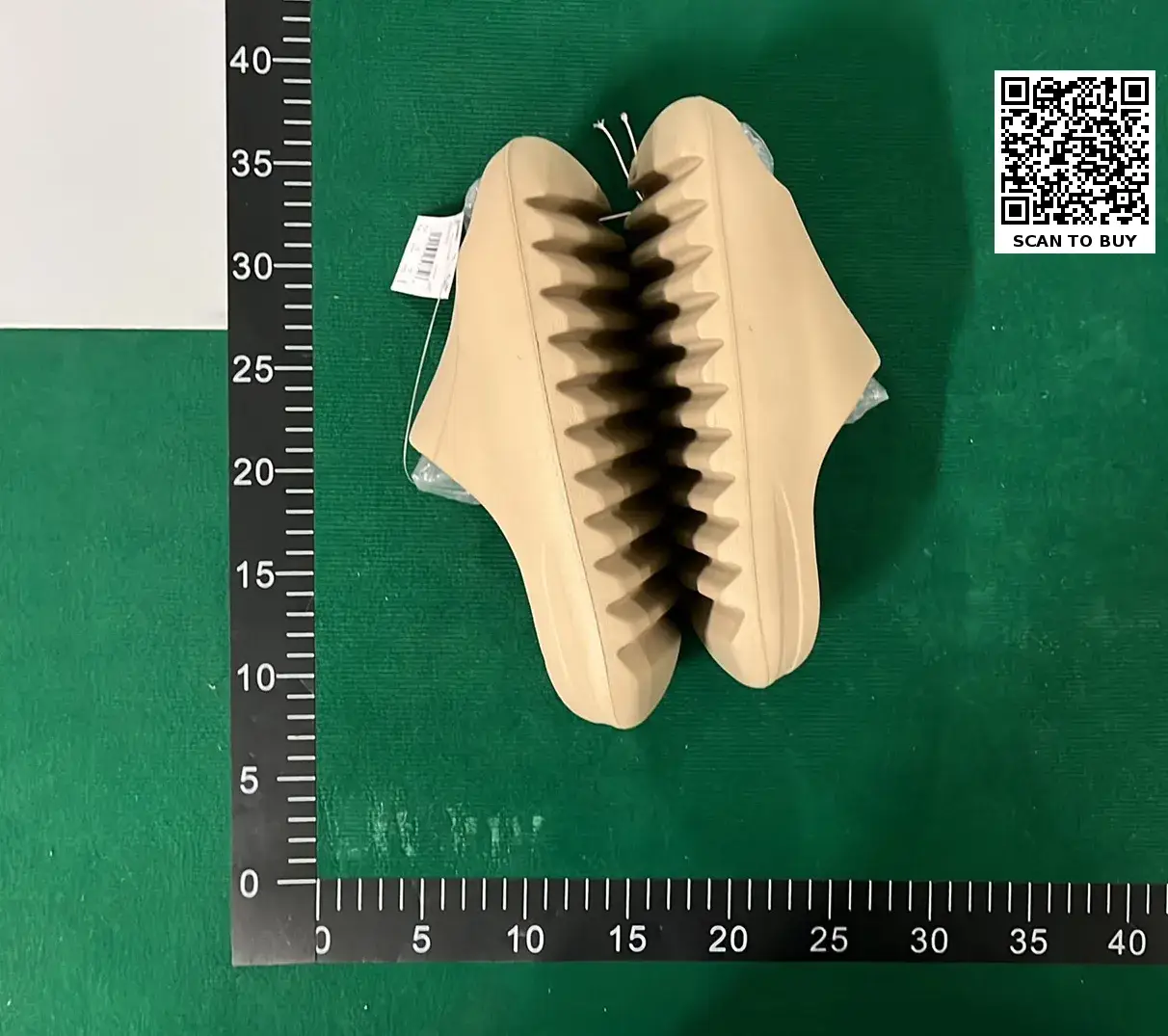 Adidas Originals Yeezy Slide (10+)  in the Best OopBuy Spreadsheet QC photos