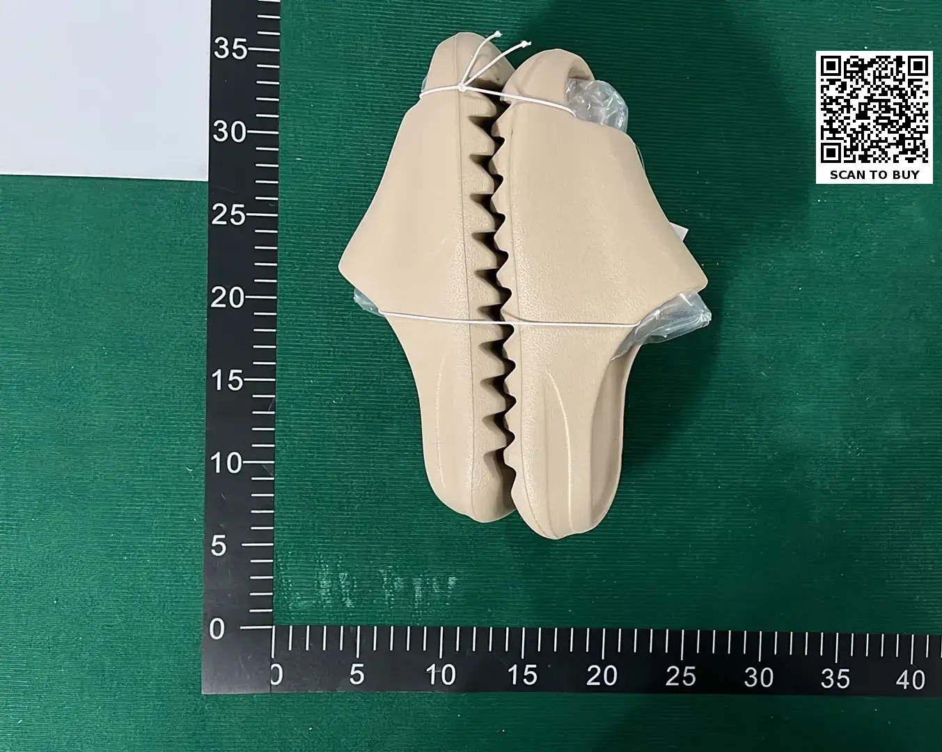 Adidas Originals Yeezy Slide (10+)  in the Best OopBuy Spreadsheet QC photos