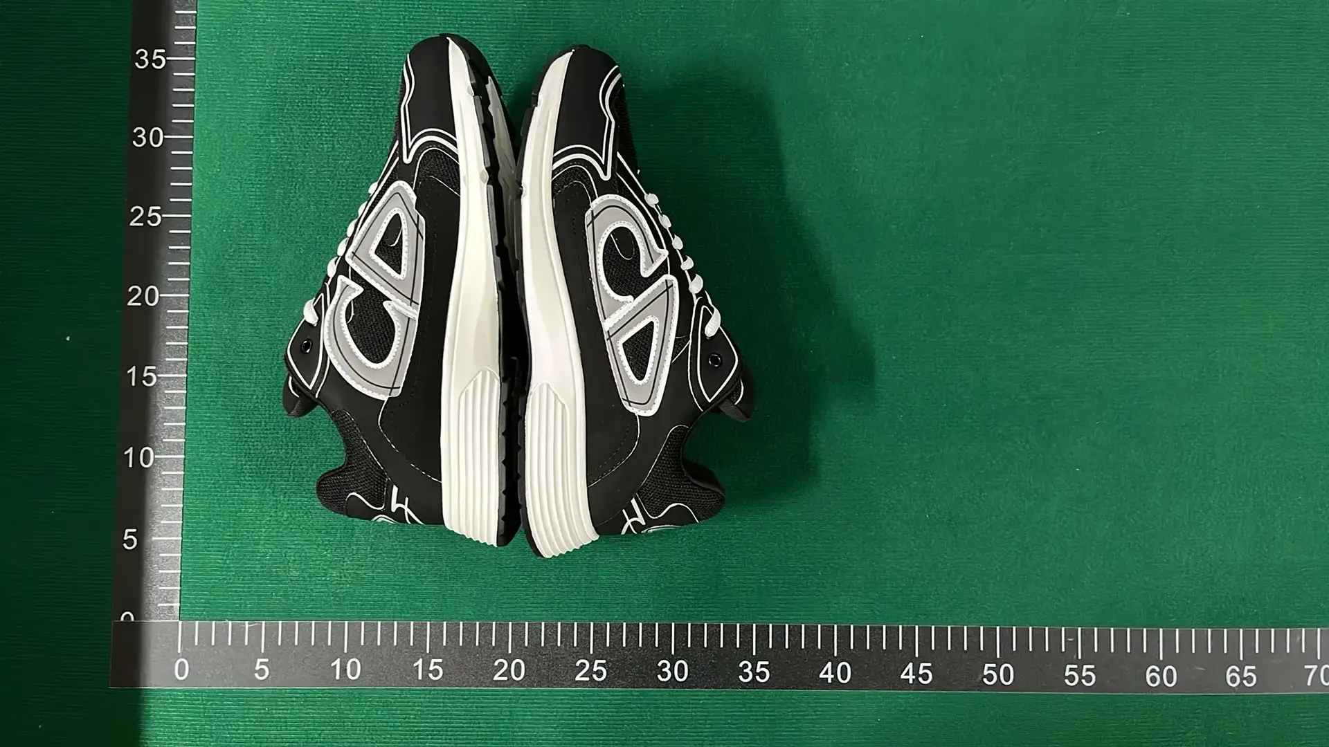 Dior B30 （10+）  in the Best OopBuy Spreadsheet QC photos