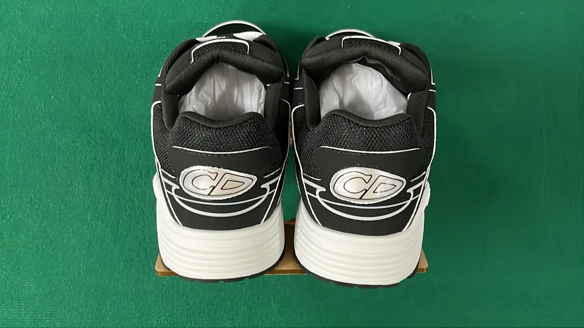 Dior B30 （10+）  in the Best OopBuy Spreadsheet QC photos