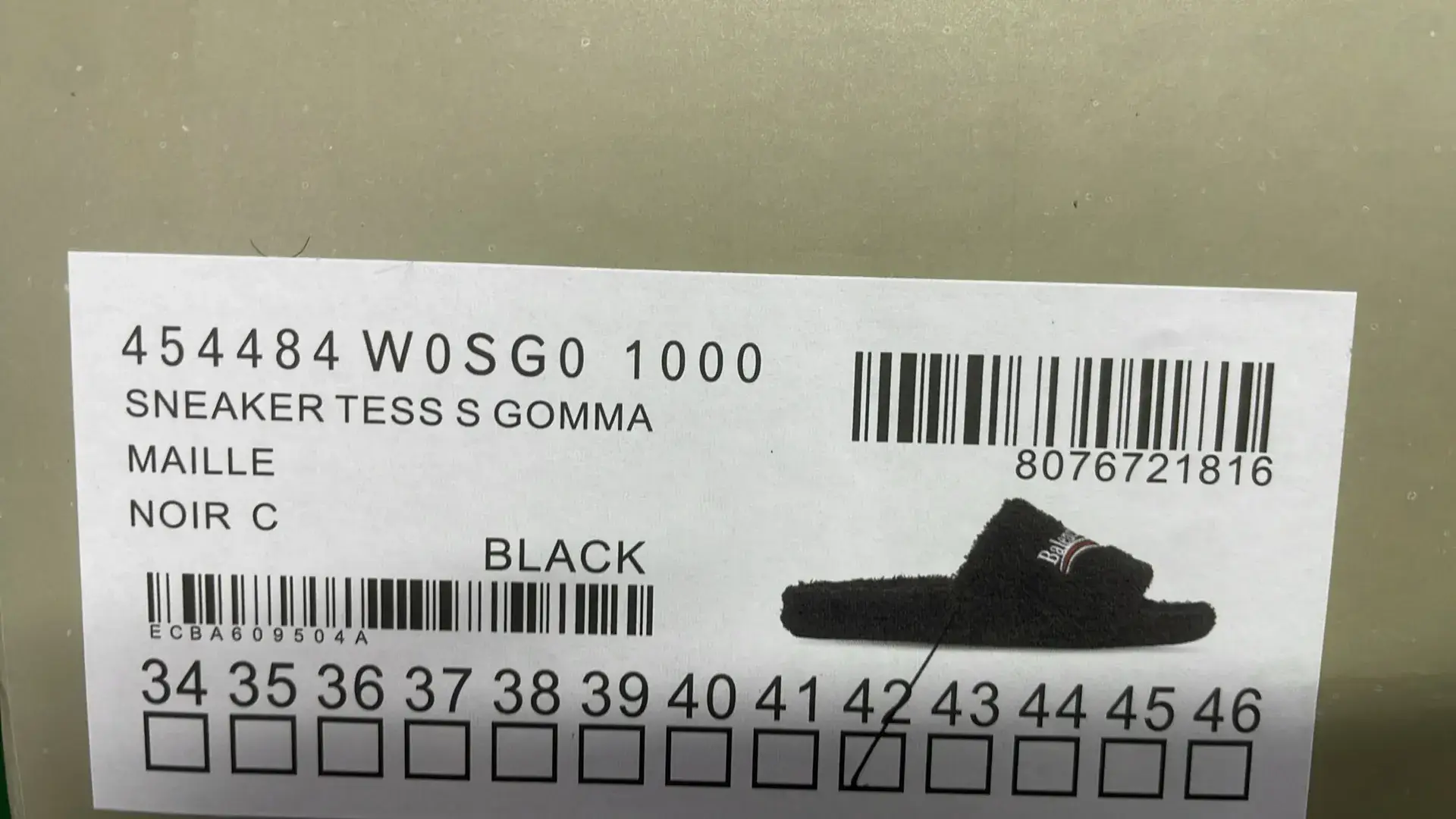 Balenciaga Furry (5+)  in the Best OopBuy Spreadsheet QC photos