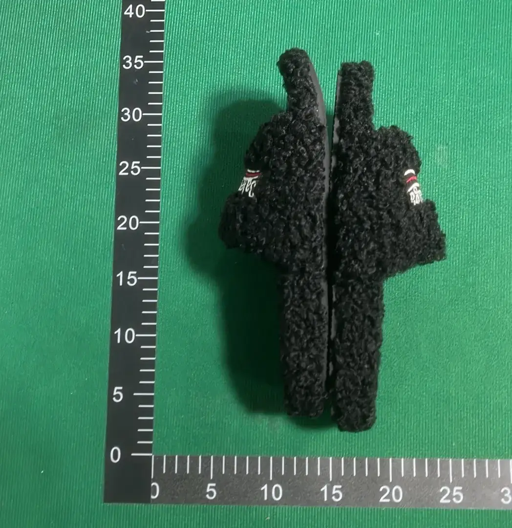 Balenciaga Furry (5+)  in the Best OopBuy Spreadsheet QC photos