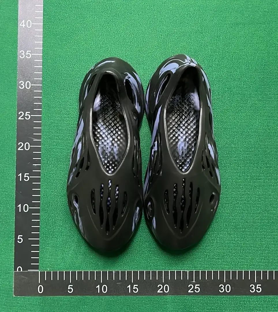 Adidas Originals Yeezy Foam Runner（10+）  in the Best OopBuy Spreadsheet QC photos