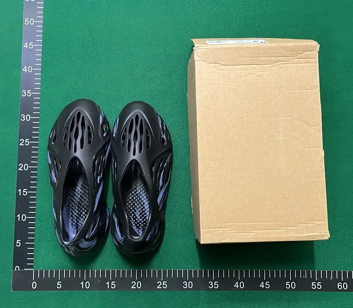 Adidas Originals Yeezy Foam Runner（10+）  in the Best OopBuy Spreadsheet QC photos