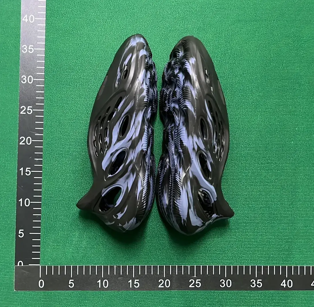 Adidas Originals Yeezy Foam Runner（10+）  in the Best OopBuy Spreadsheet QC photos