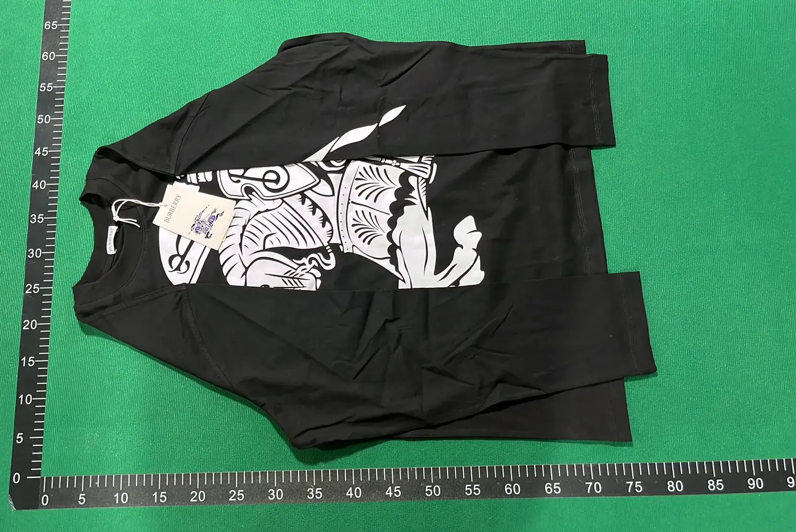 BURBERRY Cotton Top Big War Horse Printed Long Sleeve T-shirt  in the Best OopBuy Spreadsheet QC photos