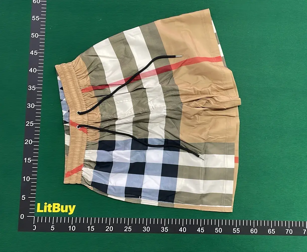 Burberry Shorts （30+）  in the Best OopBuy Spreadsheet QC photos