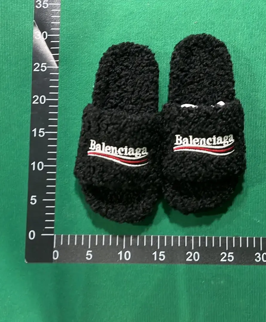 Balenciaga Furry (5+)  in the Best OopBuy Spreadsheet QC photos