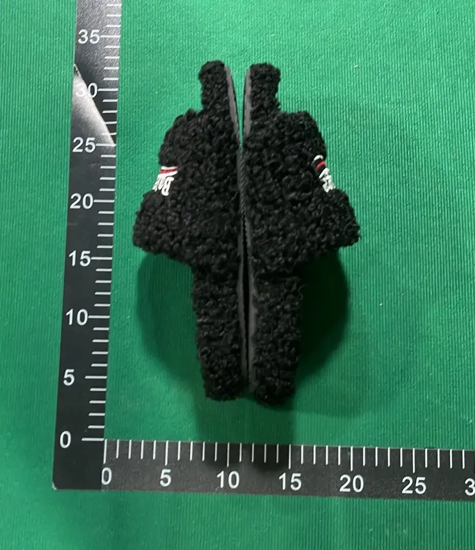 Balenciaga Furry (5+)  in the Best OopBuy Spreadsheet QC photos
