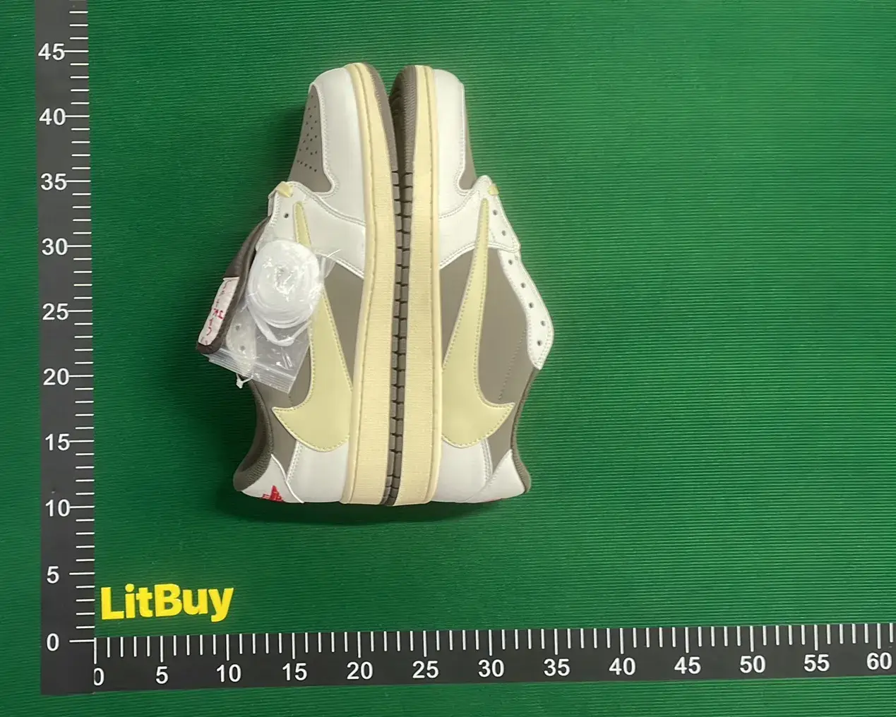 ** Ba**h Jor**n x Tr***s S**ott 1 Hi*h O* *P  in the Best OopBuy Spreadsheet QC photos
