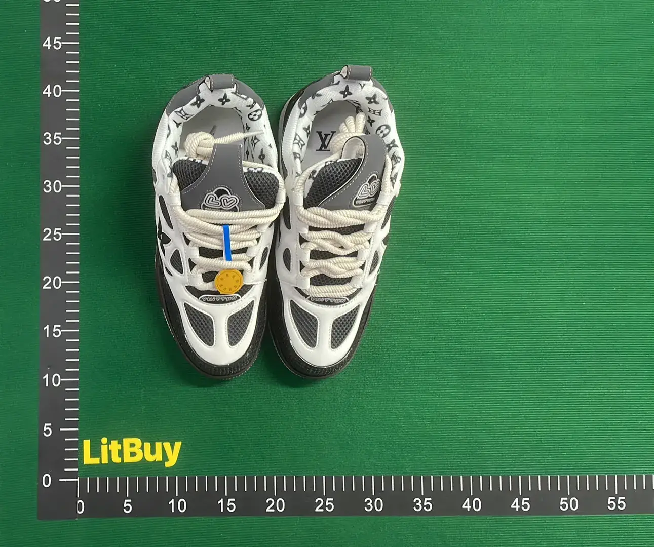 Shoes of L'SS LV LOUIS VUITTON  in the Best OopBuy Spreadsheet QC photos