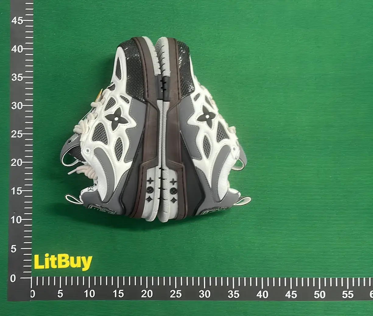 Shoes of L'SS LV LOUIS VUITTON  in the Best OopBuy Spreadsheet QC photos