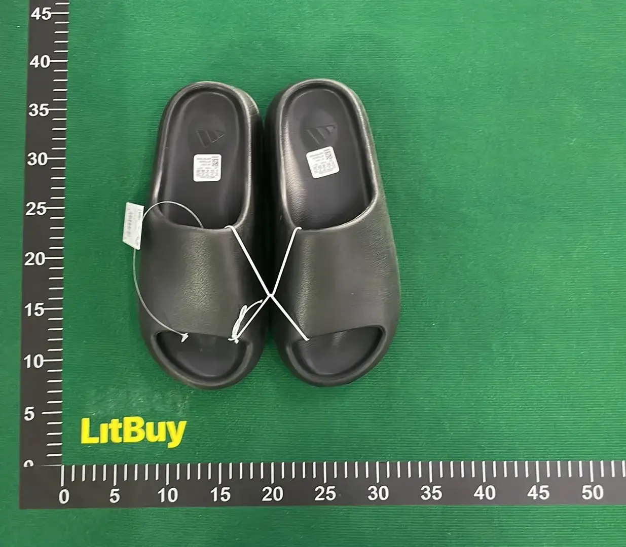 Adidas Originals Yeezy Slide (10+)  in the Best OopBuy Spreadsheet QC photos