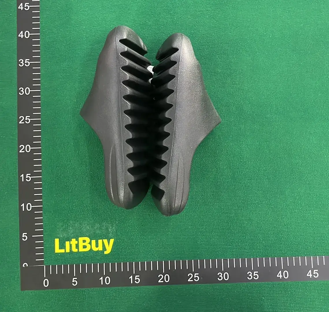 Adidas Originals Yeezy Slide (10+)  in the Best OopBuy Spreadsheet QC photos