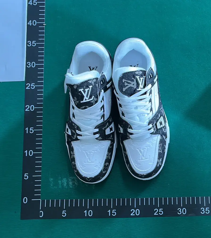 Louis Vuitton Trainer （25+）  in the Best OopBuy Spreadsheet QC photos