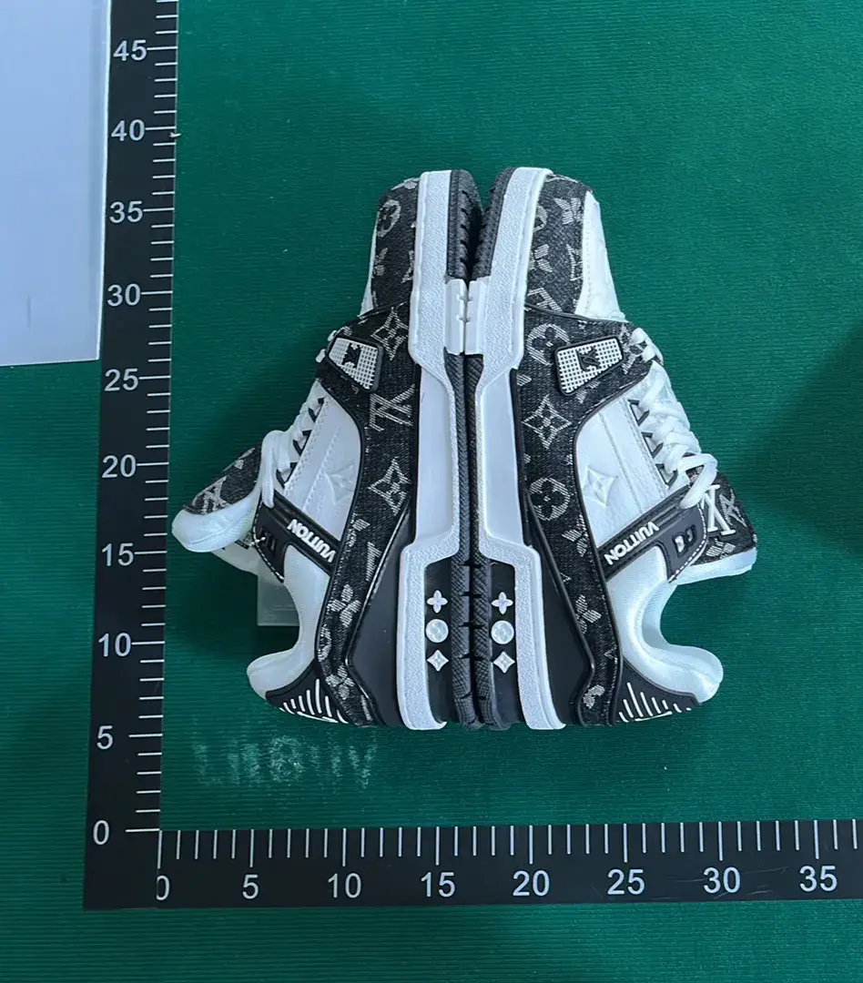 Louis Vuitton Trainer （25+）  in the Best OopBuy Spreadsheet QC photos