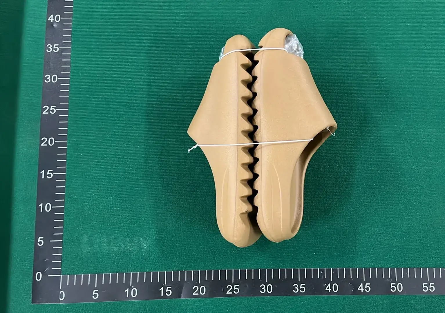 Adidas Originals Yeezy Slide (10+)  in the Best OopBuy Spreadsheet QC photos
