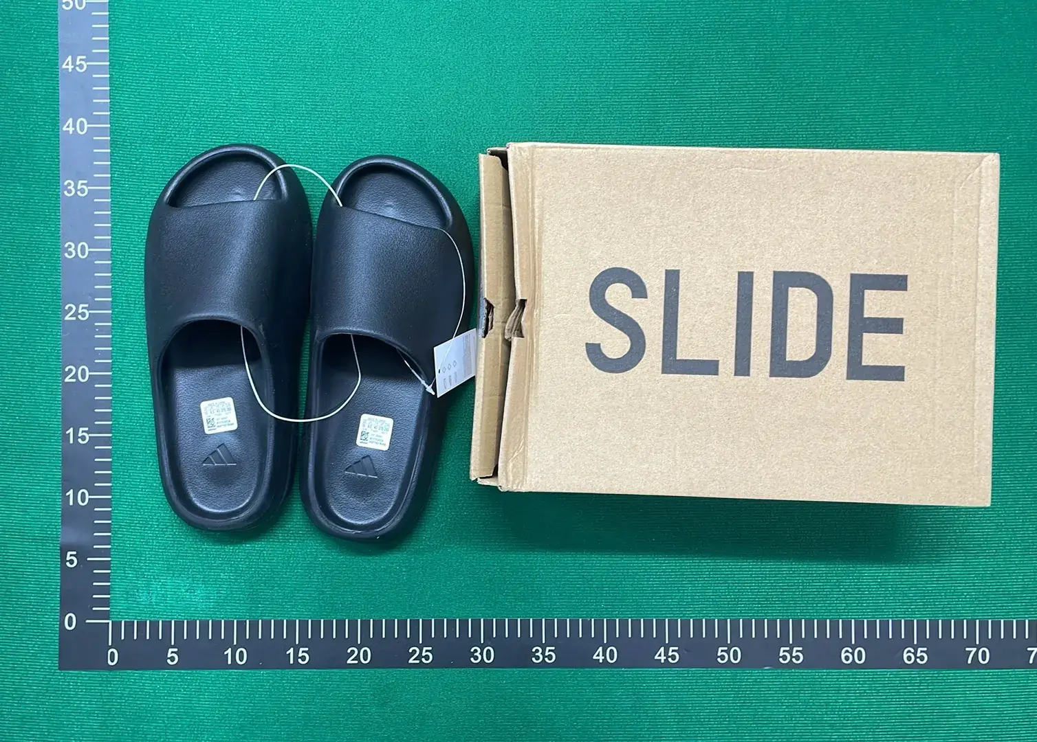 Adidas Originals Yeezy Slide (10+)  in the Best OopBuy Spreadsheet QC photos