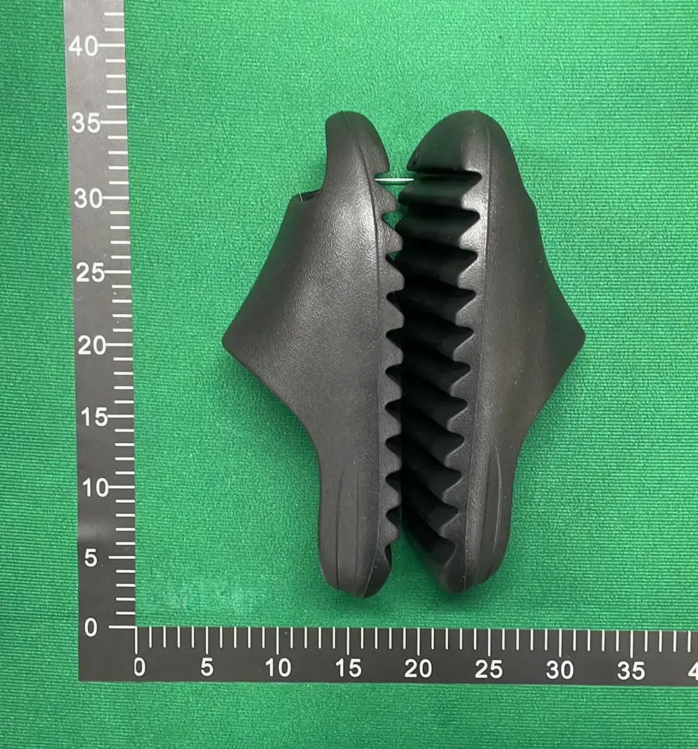 Adidas Originals Yeezy Slide (10+)  in the Best OopBuy Spreadsheet QC photos