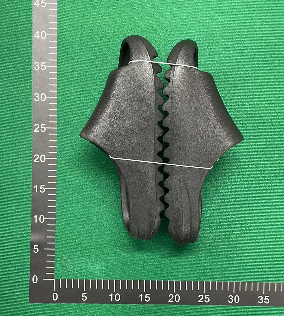 Adidas Originals Yeezy Slide (10+)  in the Best OopBuy Spreadsheet QC photos
