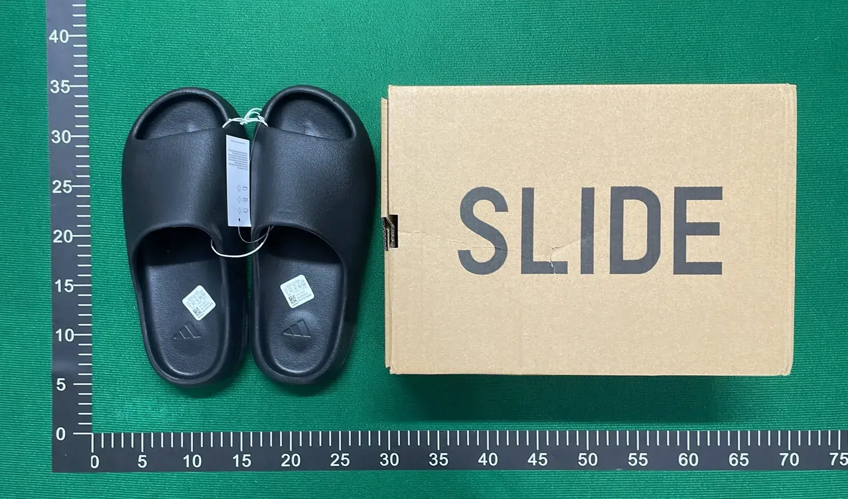 Adidas Originals Yeezy Slide (10+)  in the Best OopBuy Spreadsheet QC photos