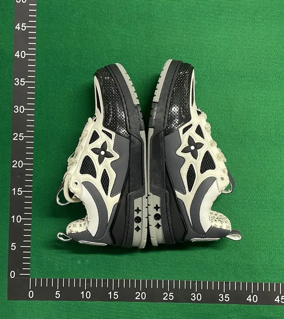 Shoes of L'SS LV LOUIS VUITTON  in the Best OopBuy Spreadsheet QC photos