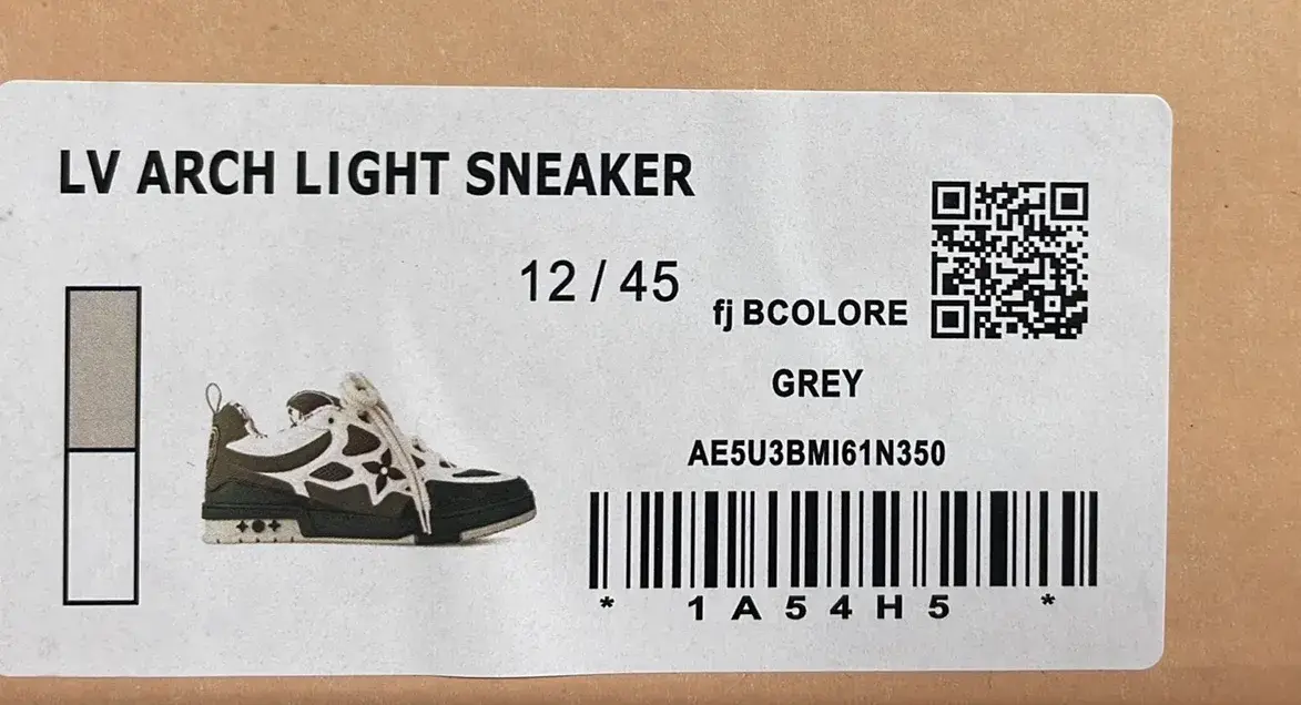 Shoes of L'SS LV LOUIS VUITTON  in the Best OopBuy Spreadsheet QC photos