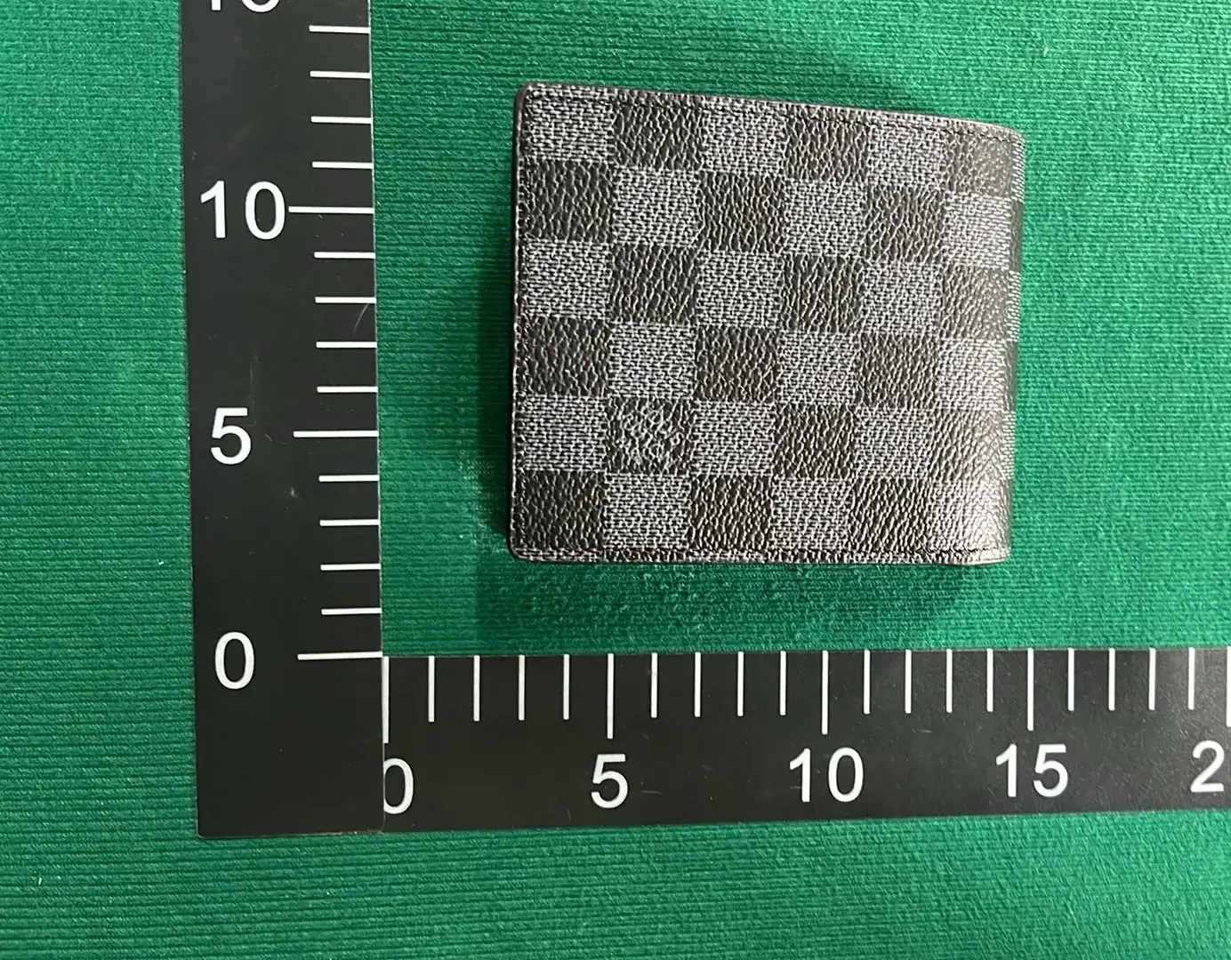 经典爆款-配色齐全，高端大气，配色齐全BBX-QBX-LVX-002-L  in the Best OopBuy Spreadsheet QC photos