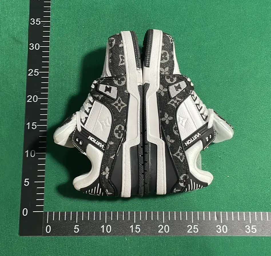 Louis Vuitton Trainer （25+）  in the Best OopBuy Spreadsheet QC photos