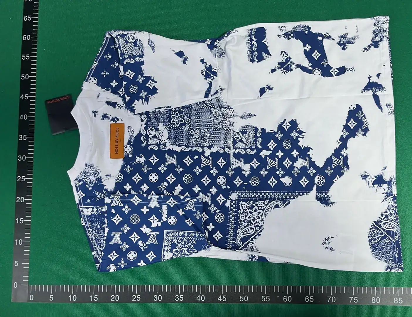 1:1 Batch L Monogram Letter Short Sleeve Classic Round Neck Loose T-Shirt for Couples, Men and Women  in the Best OopBuy Spreadsheet QC photos
