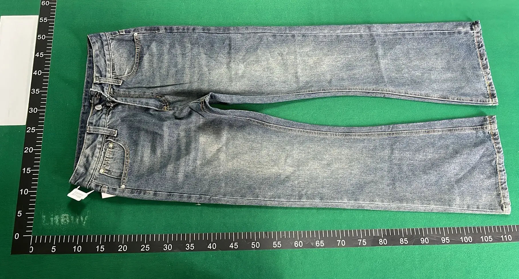 B*l*n***g* flared jeans  in the Best OopBuy Spreadsheet QC photos